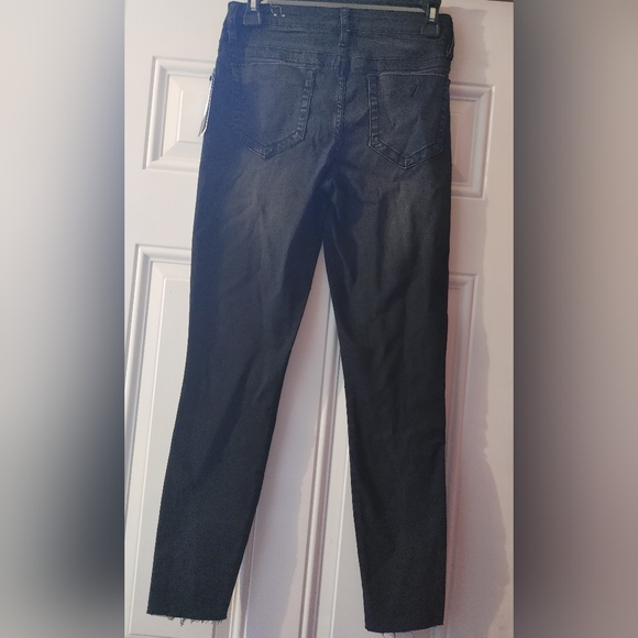 Guess - Picture 2 of 2